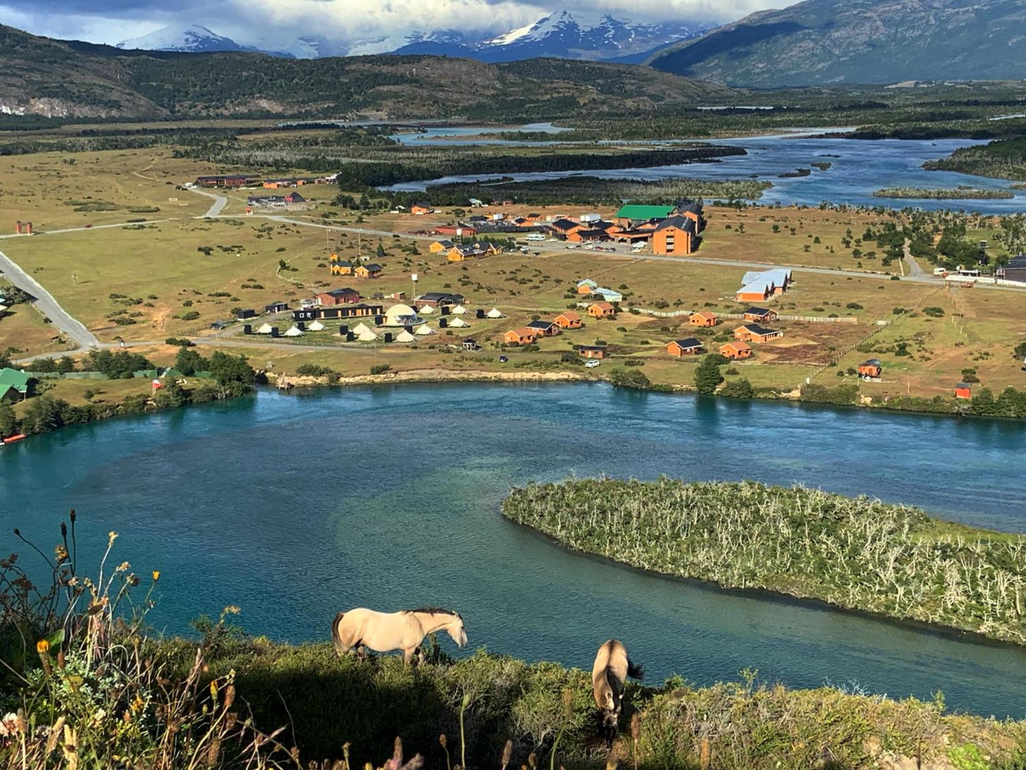 Chilenativo Riverside Camp Торрес-дель-Пайне Экстерьер фото
